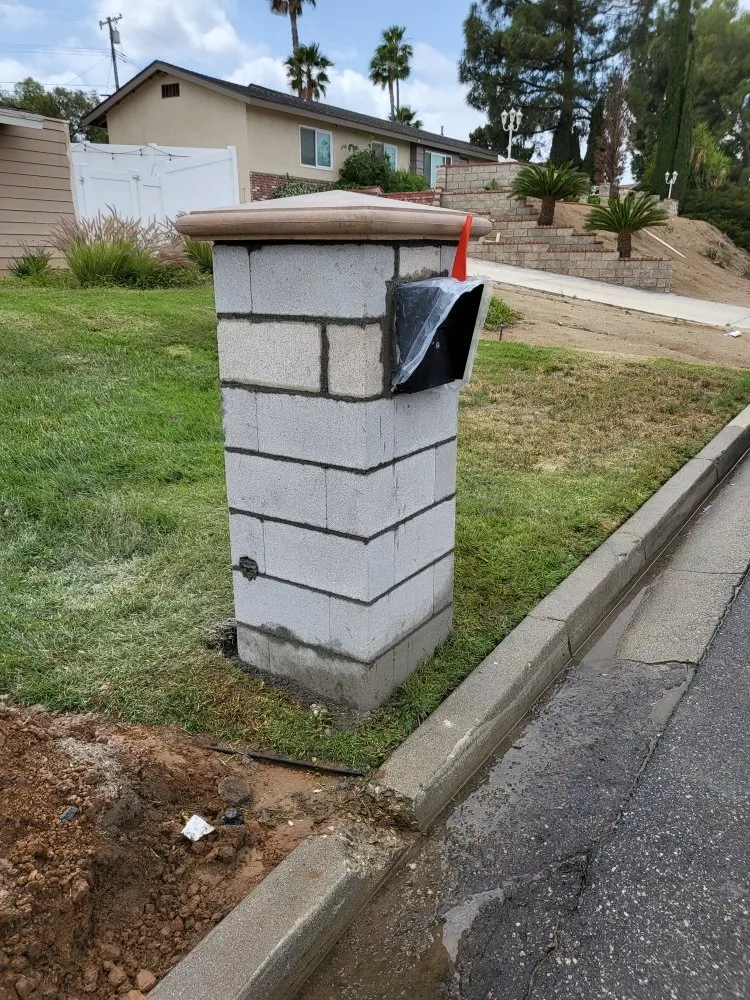 Local lawn care service for year-round maintenance across Riverside, CA - Galmarc Landscaping