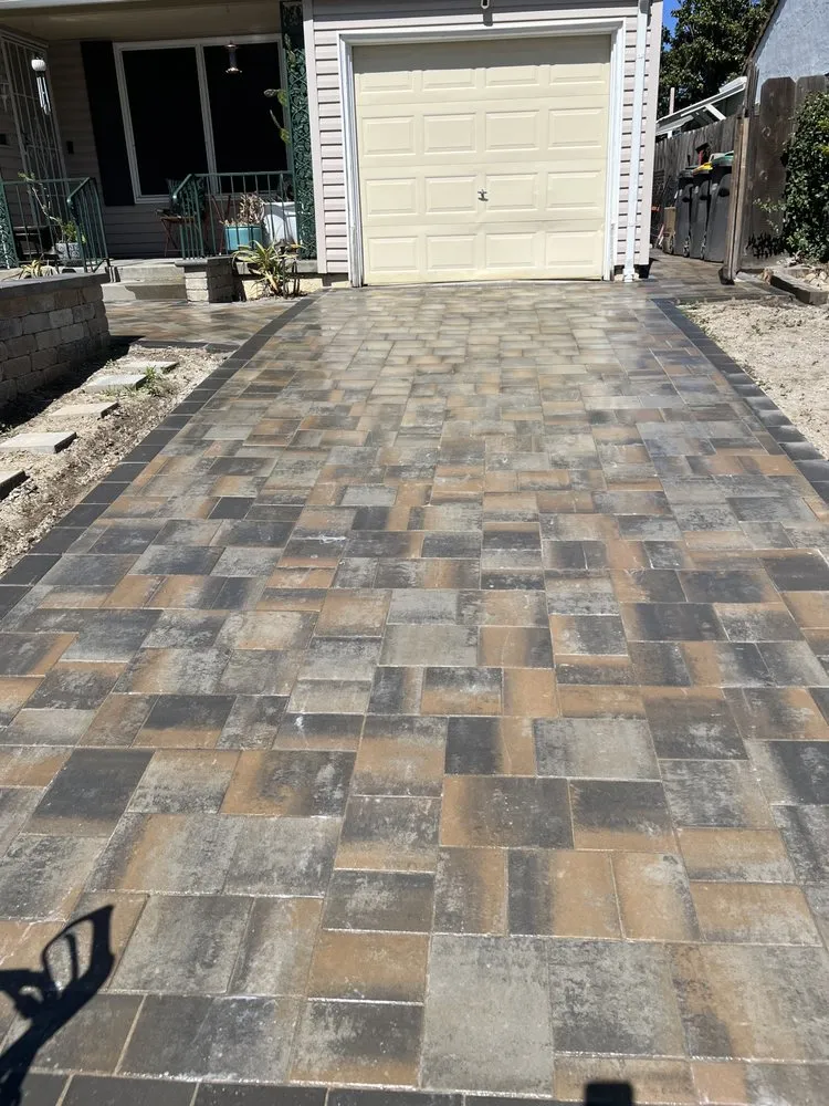 Professional lawn mowing service experts serving Stockton, CA - Galtor Landscaping