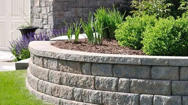 Galusha's Outdoor Enhancements Logo