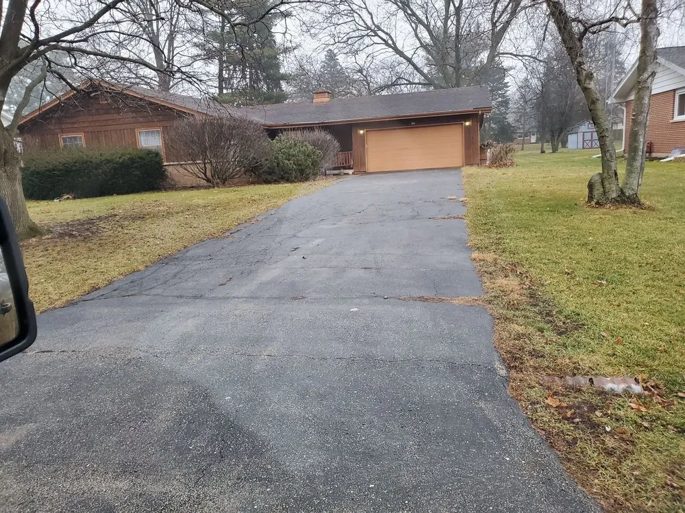 Expert lawn mowing service in Aurora, IL - Galvan's Landscaping