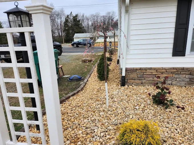 Expert outdoor landscaping experts serving Fredericksburg, VA - Galvan's Landscaping