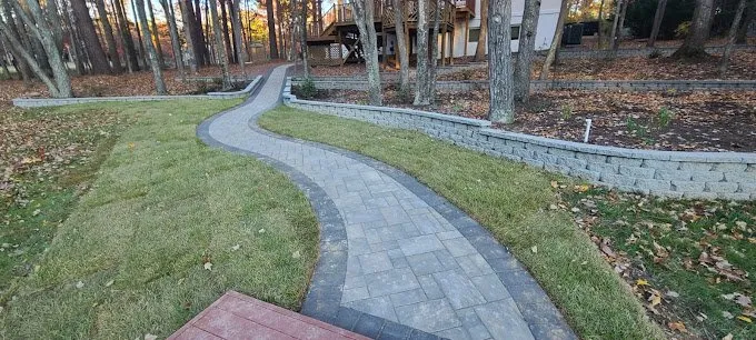 Top-rated yard maintenance experts serving Fredericksburg, VA - Galvan's Landscaping