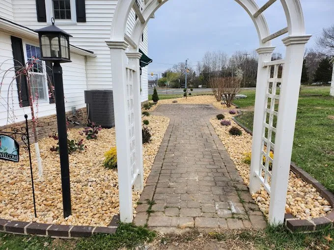 Top-rated residential landscaping experts serving Fredericksburg, VA - Galvan's Landscaping