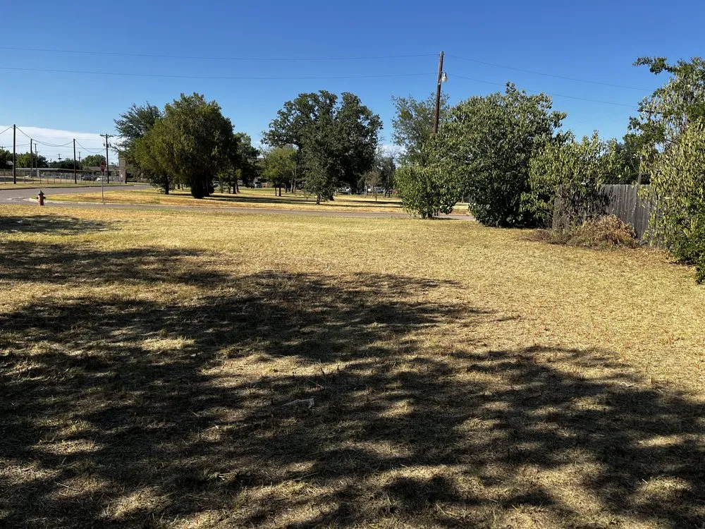 Affordable garden landscaping experts serving Abilene, TX - Galvan's RRR