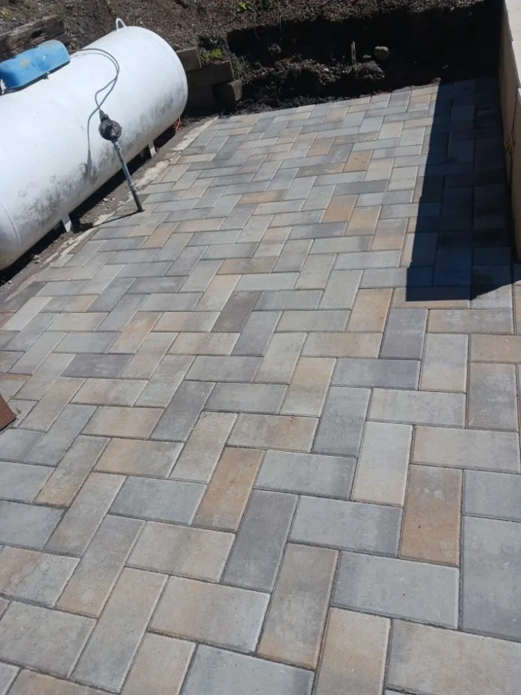 Custom residential landscaping for year-round maintenance in Mountain View, CA by Galvez Landscaping