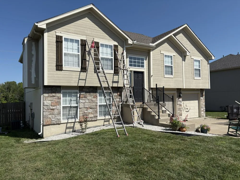 Top-rated garden landscaping in Sugar Creek, MO by Gama Home & Lawn Services