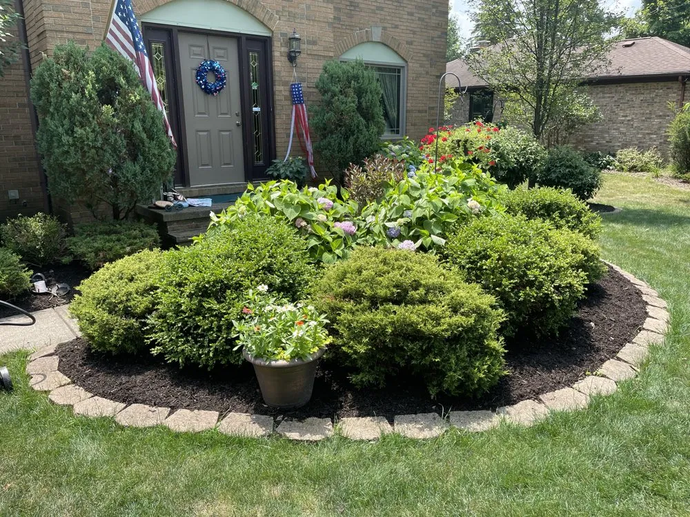 Custom lawn care service experts serving North Royalton, OH - Gambino Landscaping