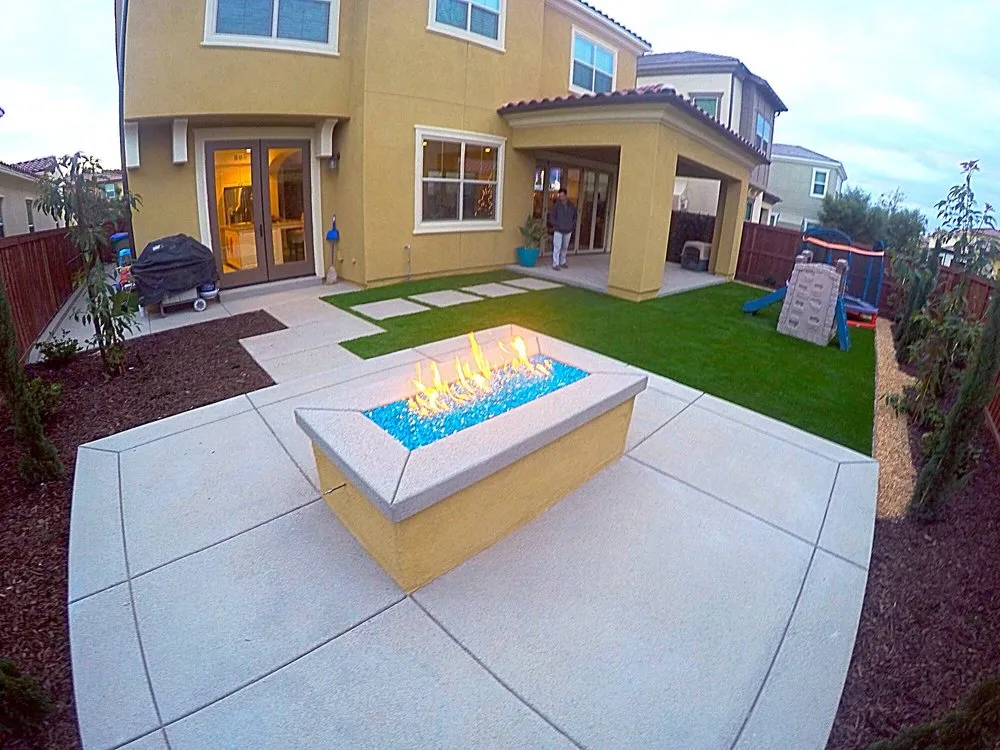 Custom yard maintenance experts serving Carlsbad, CA - Gang Green Landscaping