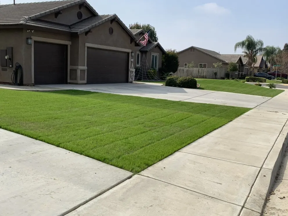 Professional garden landscaping experts serving Bakersfield, CA - Garay Quality Lawn Care