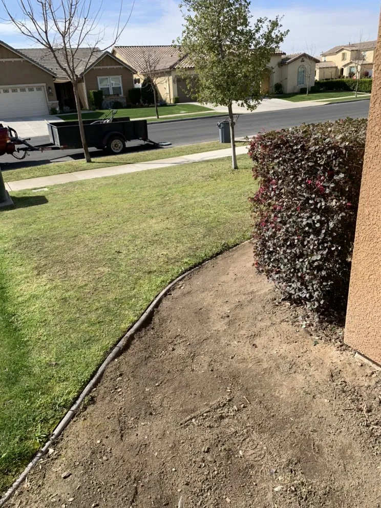 Professional yard maintenance in Bakersfield, CA by Garay Quality Lawn Care
