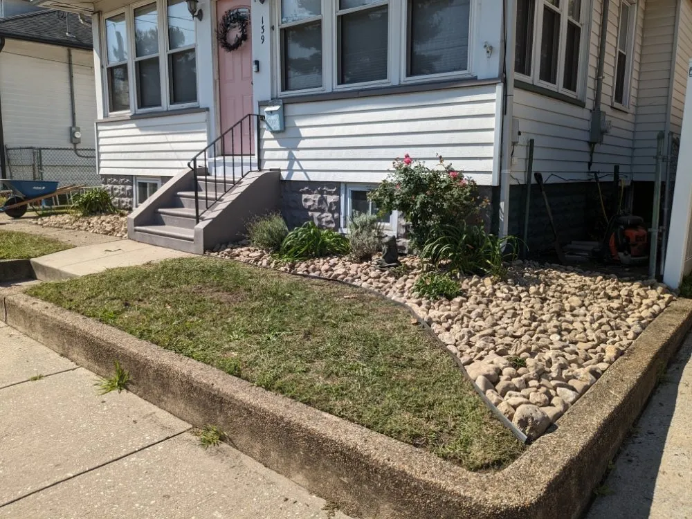 Custom garden landscaping for year-round maintenance across West Collingswood Heights, NJ - García landscaping