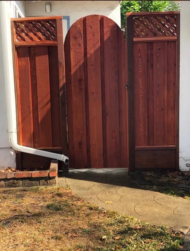 Top-rated yard cleanup service for homes in San Leandro, CA by Garcia Fencing Landscaping & Tree Service