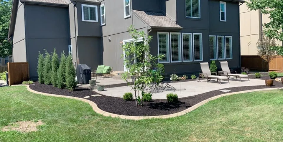 Expert garden landscaping in Olathe, KS - Garcia Great Works