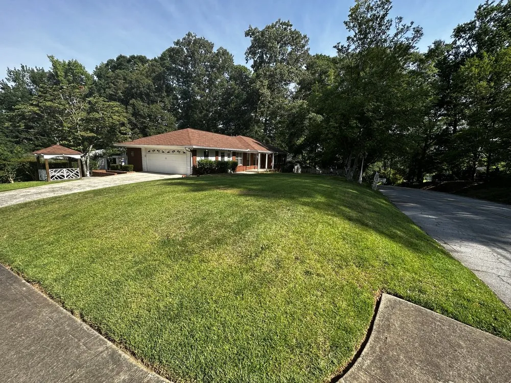 Expert lawn mowing service in Morrow, GA - Garcia Landcaping