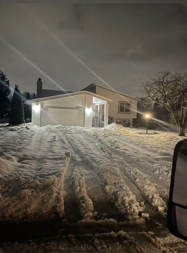 Custom lawn care service experts serving Pontiac, MI - Garcia Landscape & Tree service