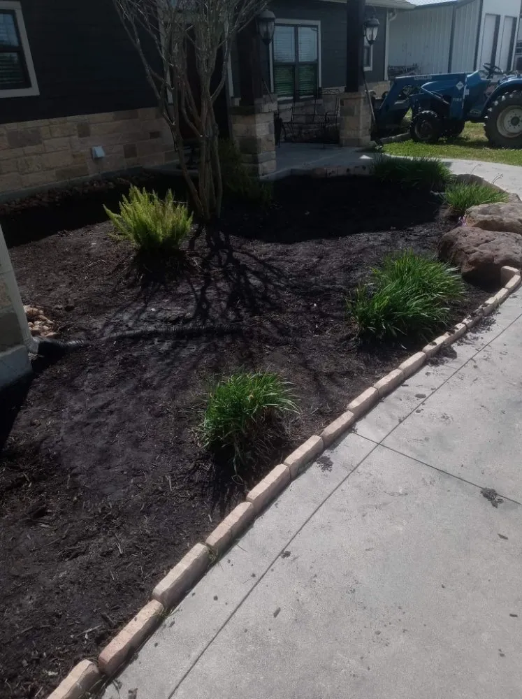 Affordable lawn mowing service in Houston, TX - Garcia Landscaping