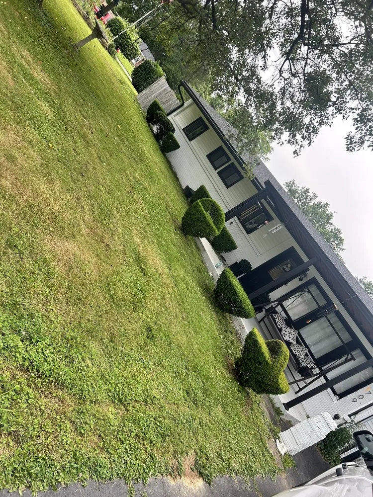 Reliable lawn care service in Louisville, KY - Garcia Lawn Care