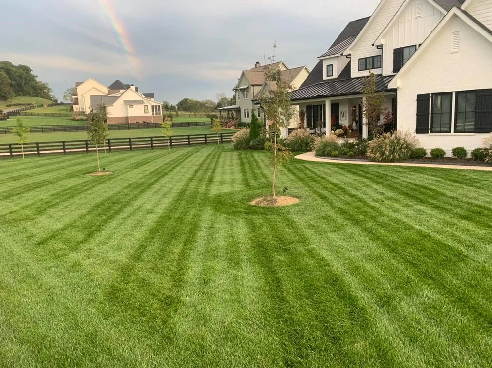 Professional yard cleanup service for homes in Brentwood, TN by Garcia Lawn Service & Landscaping