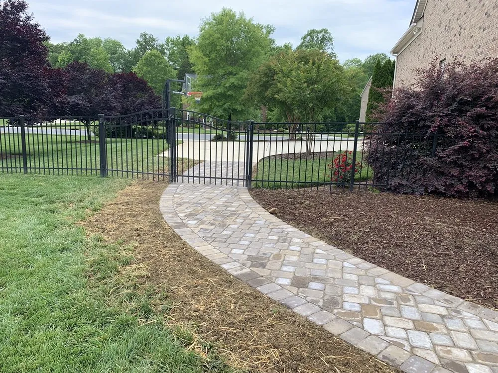 Custom residential landscaping experts serving Charlotte, NC - Garcia Lawn Service