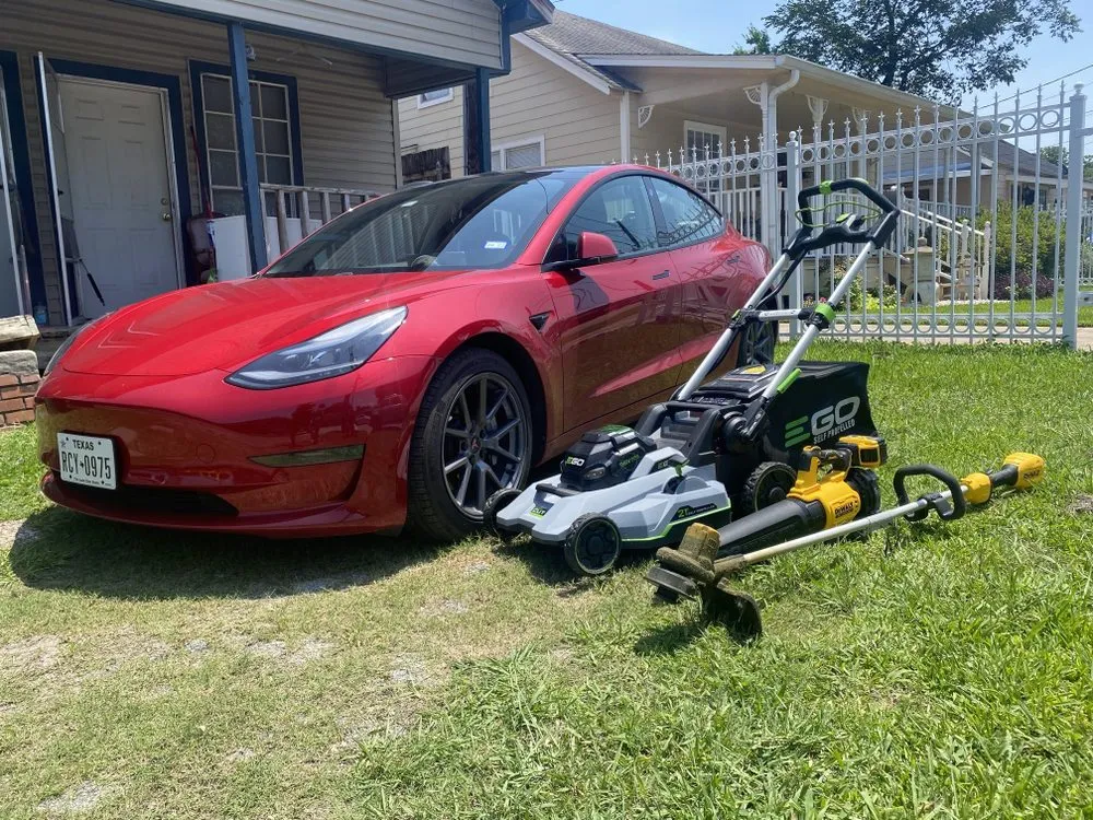 Top-rated garden landscaping in Houston, TX by Garcia's Electric Mowing Service