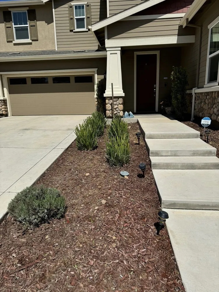 Affordable lawn care service experts serving Manteca, CA - Garcia’s Gardening Service