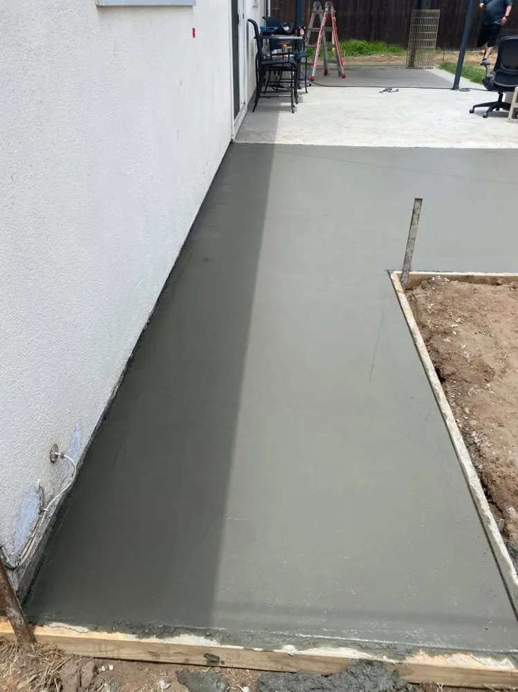 Expert lawn care service experts serving Oxnard, CA - Garcia’s Landscaping & Concrete