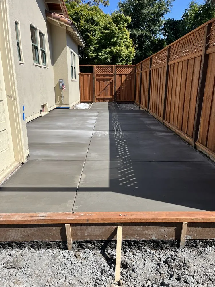 Custom lawn mowing service experts serving San Jose, CA - Garcia’s landscaping