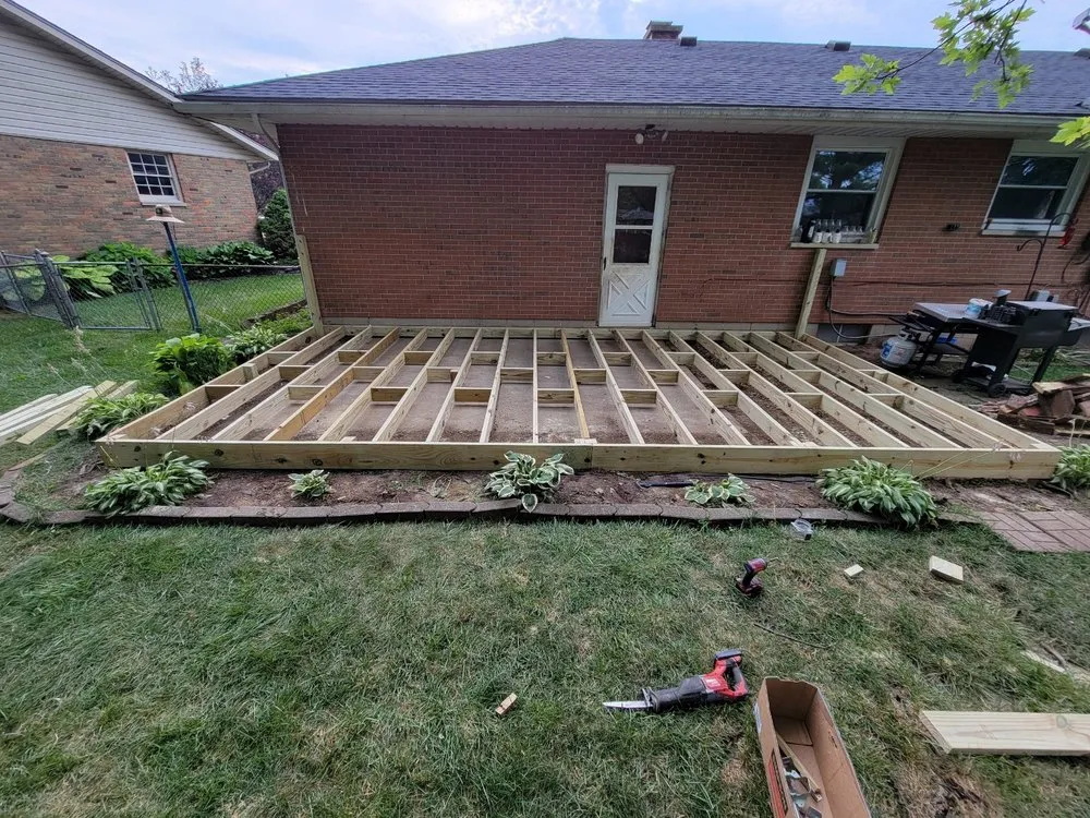 Professional lawn care service experts serving Dayton, OH - Garcia's Landskeeping