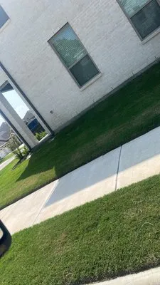 Garcia’s Lawn & Landscaping Logo