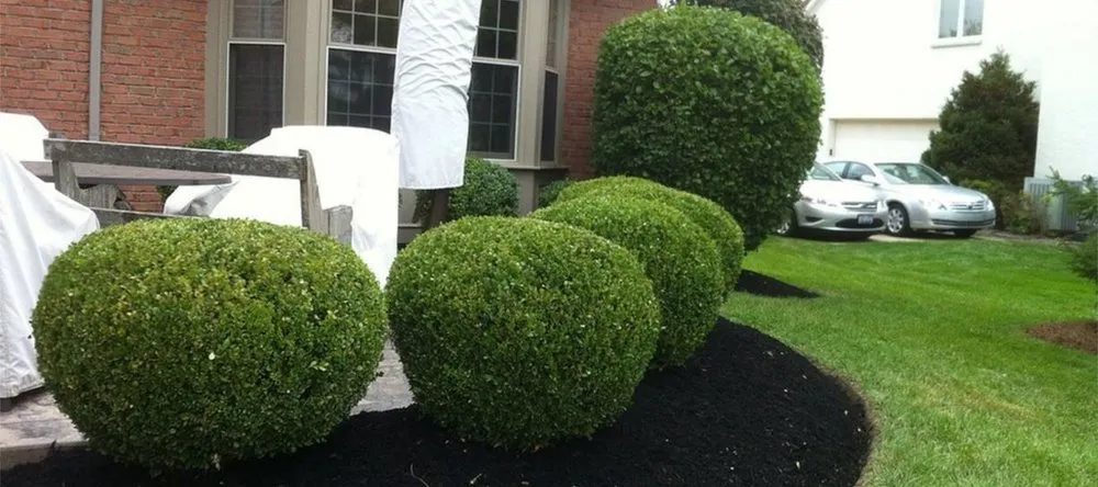 Custom garden landscaping experts serving Lebanon, OH - Garcia's Lawn Care & Landscaping