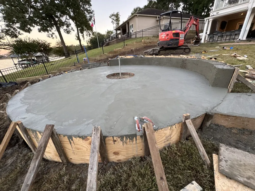 Affordable yard maintenance in Cleveland, TX by Garcia's Service