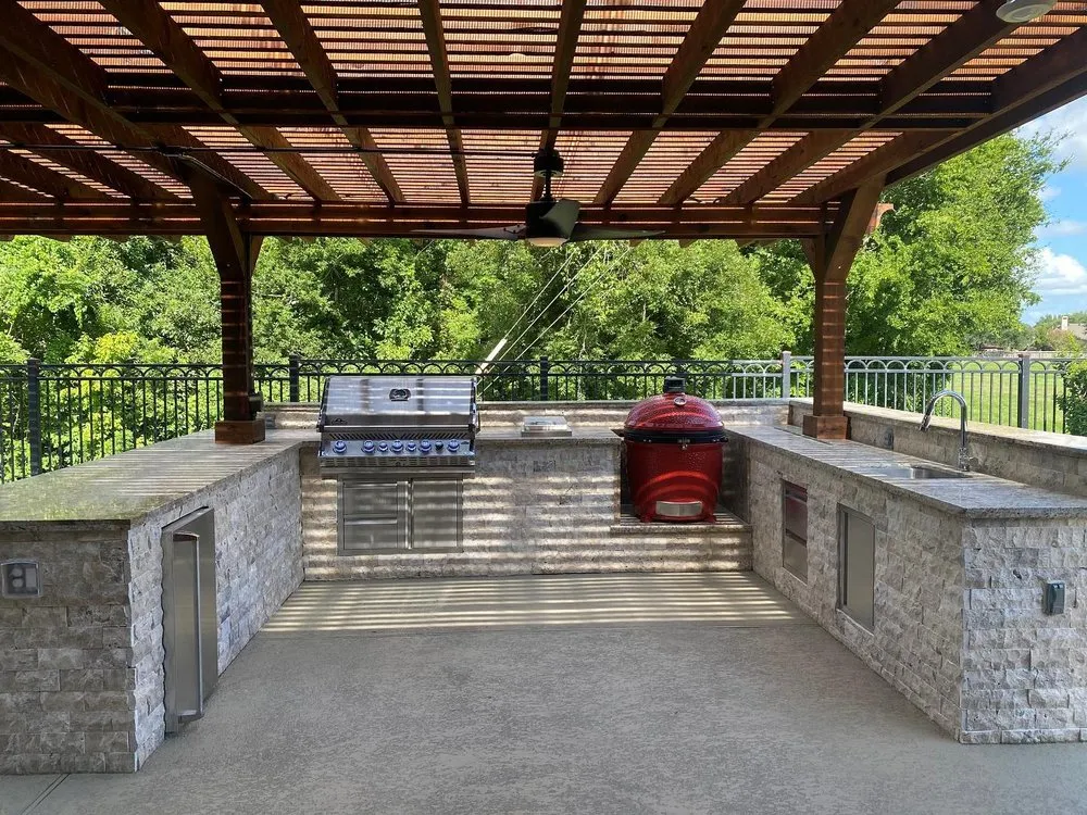 Reliable lawn mowing service for year-round maintenance across Needville, TX - Garco