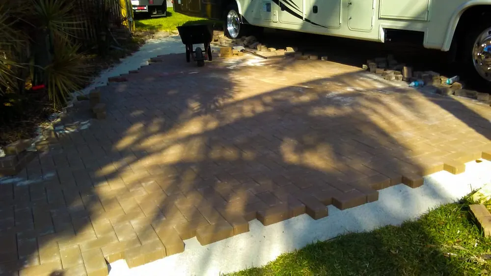 Expert yard cleanup service for year-round maintenance in Weston, FL by Garden Aesthetica