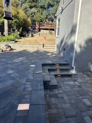 Garden And Hard Landscaper Logo