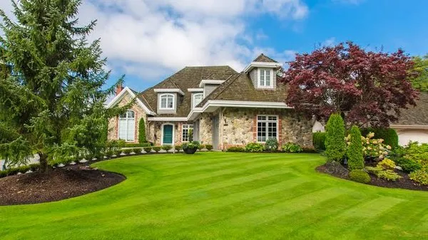 Garden And Lawn Care Logo