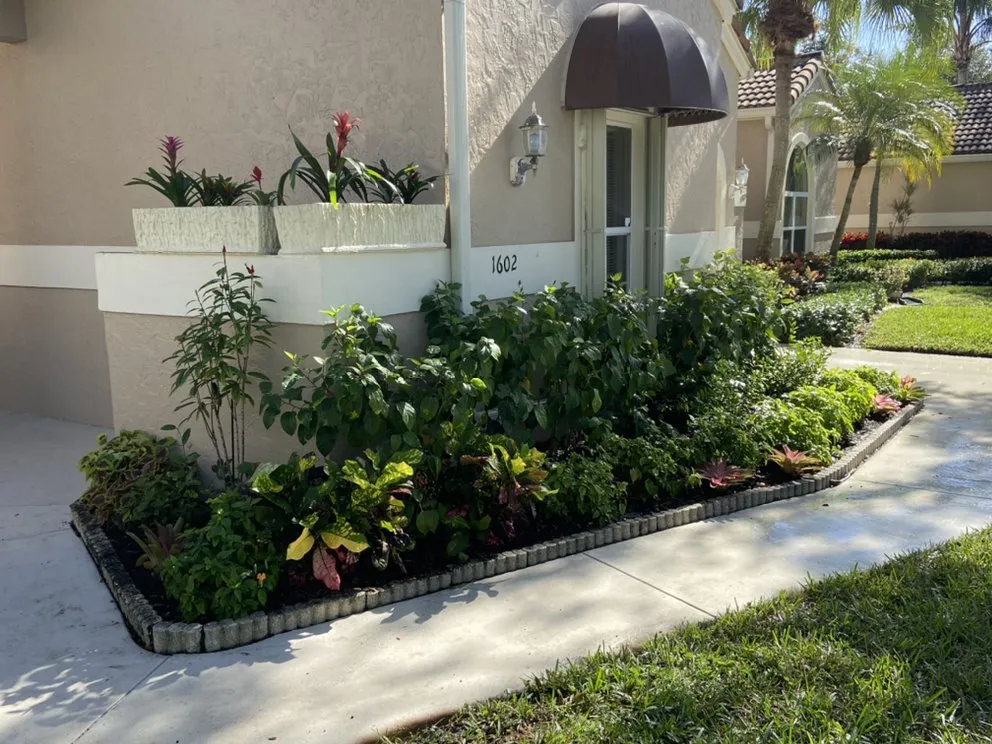 Custom lawn mowing service in West Palm Beach, FL - Garden Design Pros