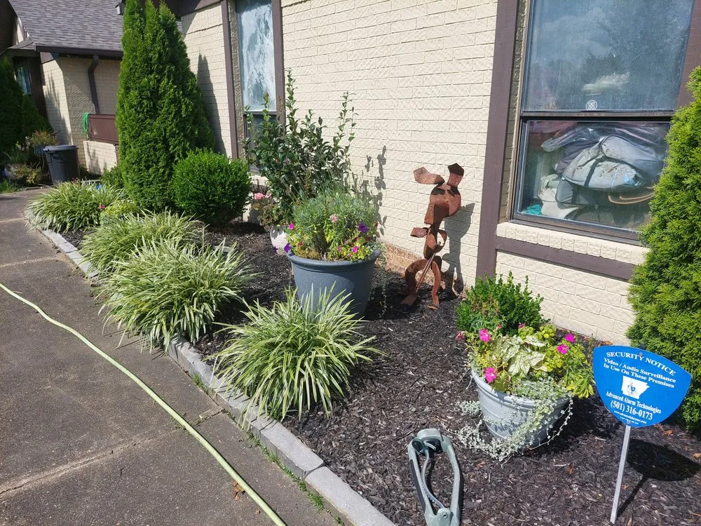 Expert outdoor landscaping experts serving Bryant, AR - Garden Designs By R&L