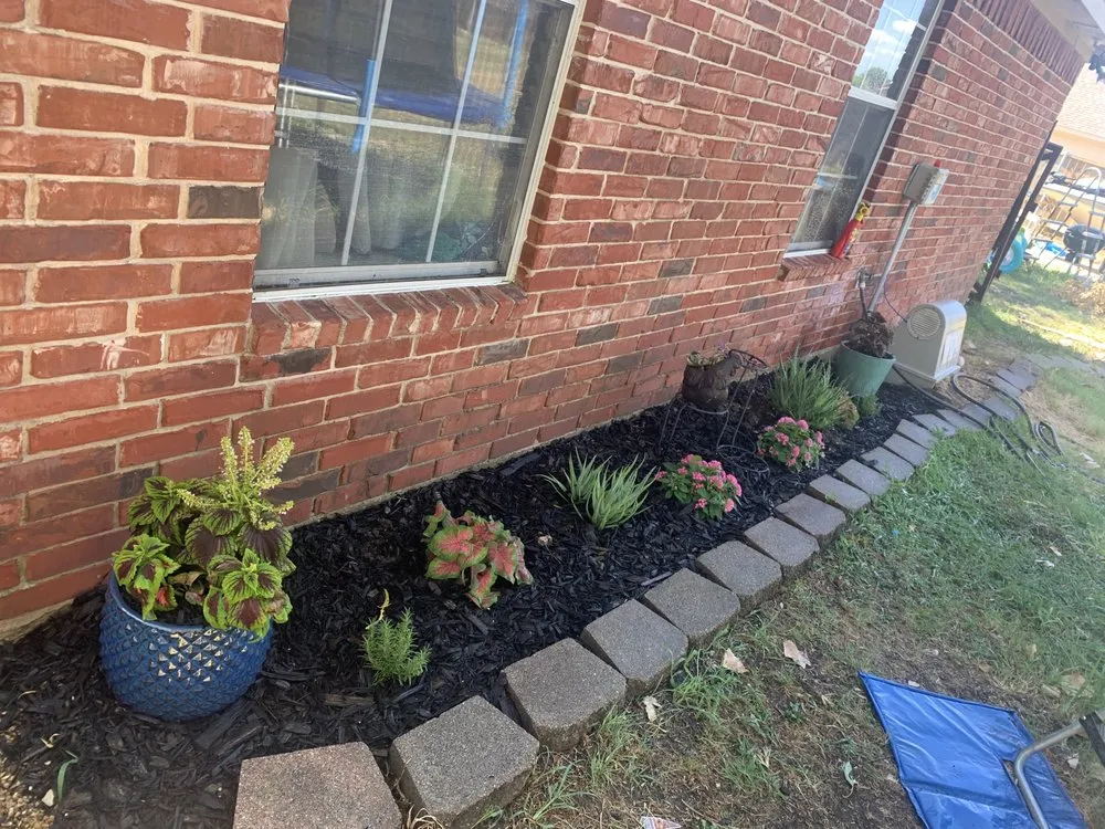 Expert garden landscaping in Waxahachie, TX by Garden Gorilla Landscaping