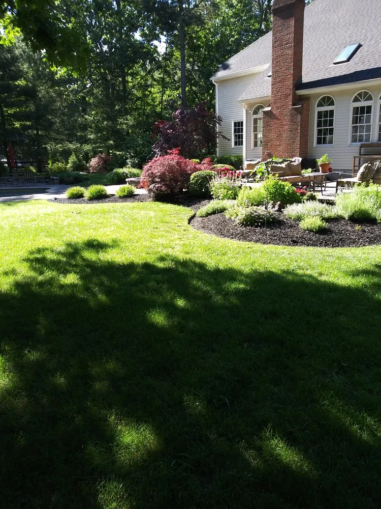 Custom lawn mowing service experts serving Tulsa, OK - Garden Green Landscape & Design