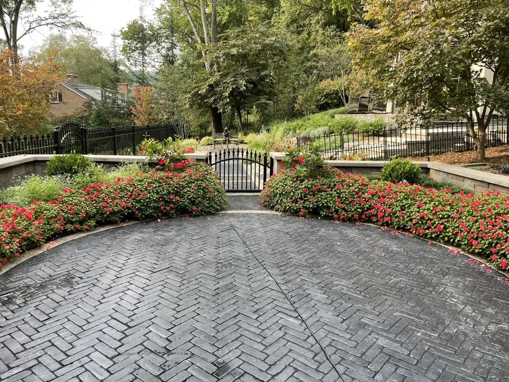 Custom landscaping services in Knoxville, TN by Garden Guru Services