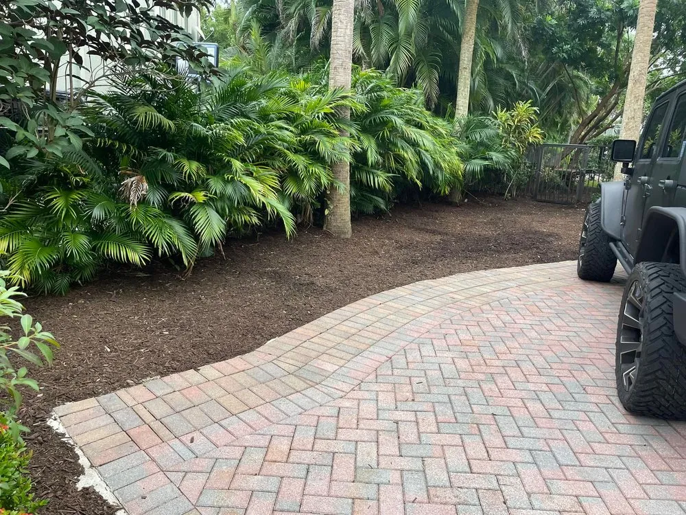 Reliable yard maintenance for outdoor upgrades across Greenacres, FL - Garden King Maitenance