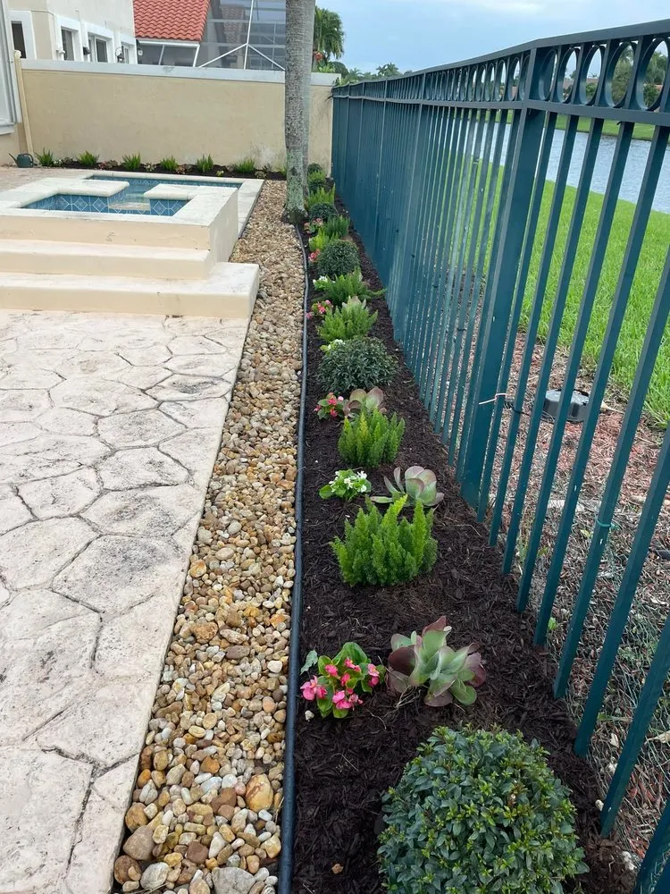 Expert yard cleanup service in Greenacres, FL - Garden King Maitenance