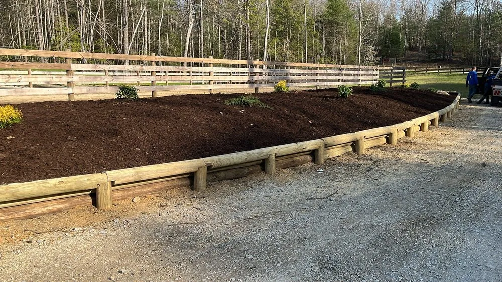 Custom residential landscaping for beautiful yards across Jamestown, TN - Garden Kings