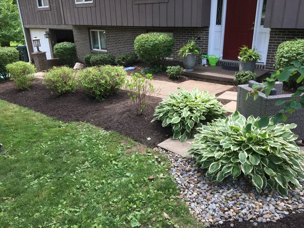 Top-rated yard maintenance experts serving Fairlawn, OH - Garden Landscaping and Tree Service