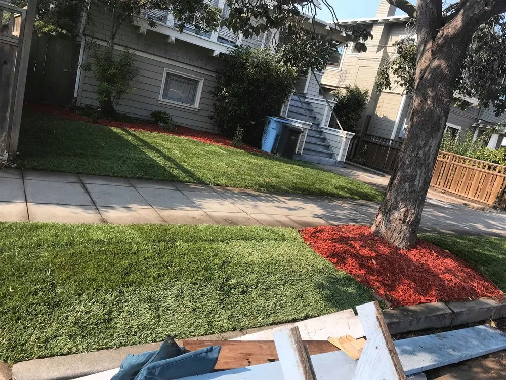 Custom yard maintenance in Oakland, CA by Garden Landscaping Service