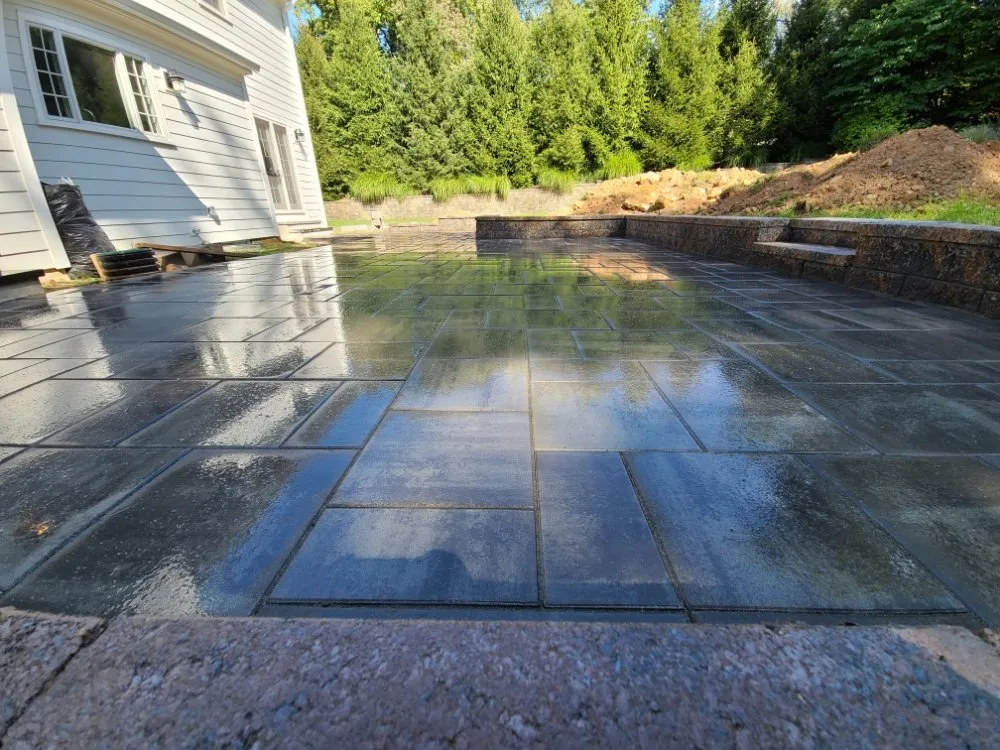 Custom garden landscaping in Plainfield, NJ by Garden Lawn Maintenance