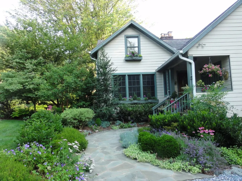 Trusted yard cleanup service experts serving Silver Spring, MD - Garden Makeover Company