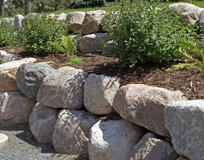 Local lawn care service experts serving Minneapolis, MN - Garden Market and Landscape