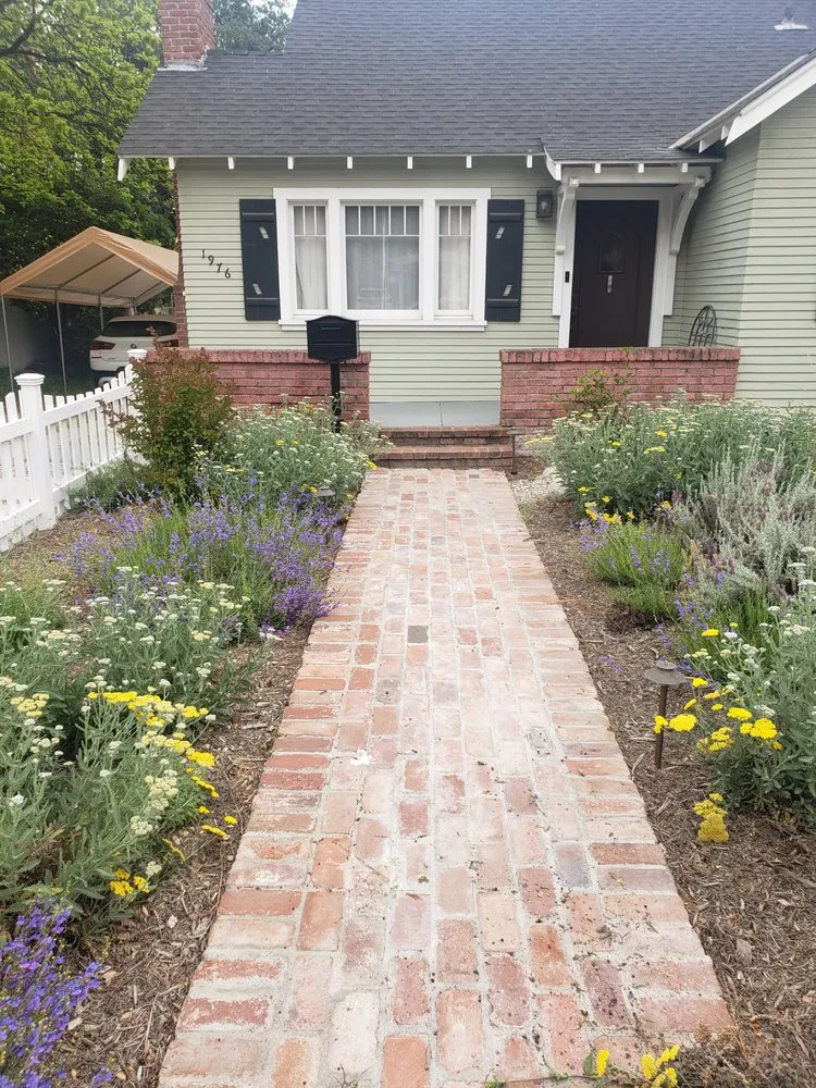 Top-rated landscape design for homes in Pasadena, CA by Garden Natives