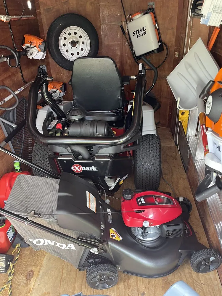 Professional lawn mowing service experts serving Doral, FL - Garden of Dreams